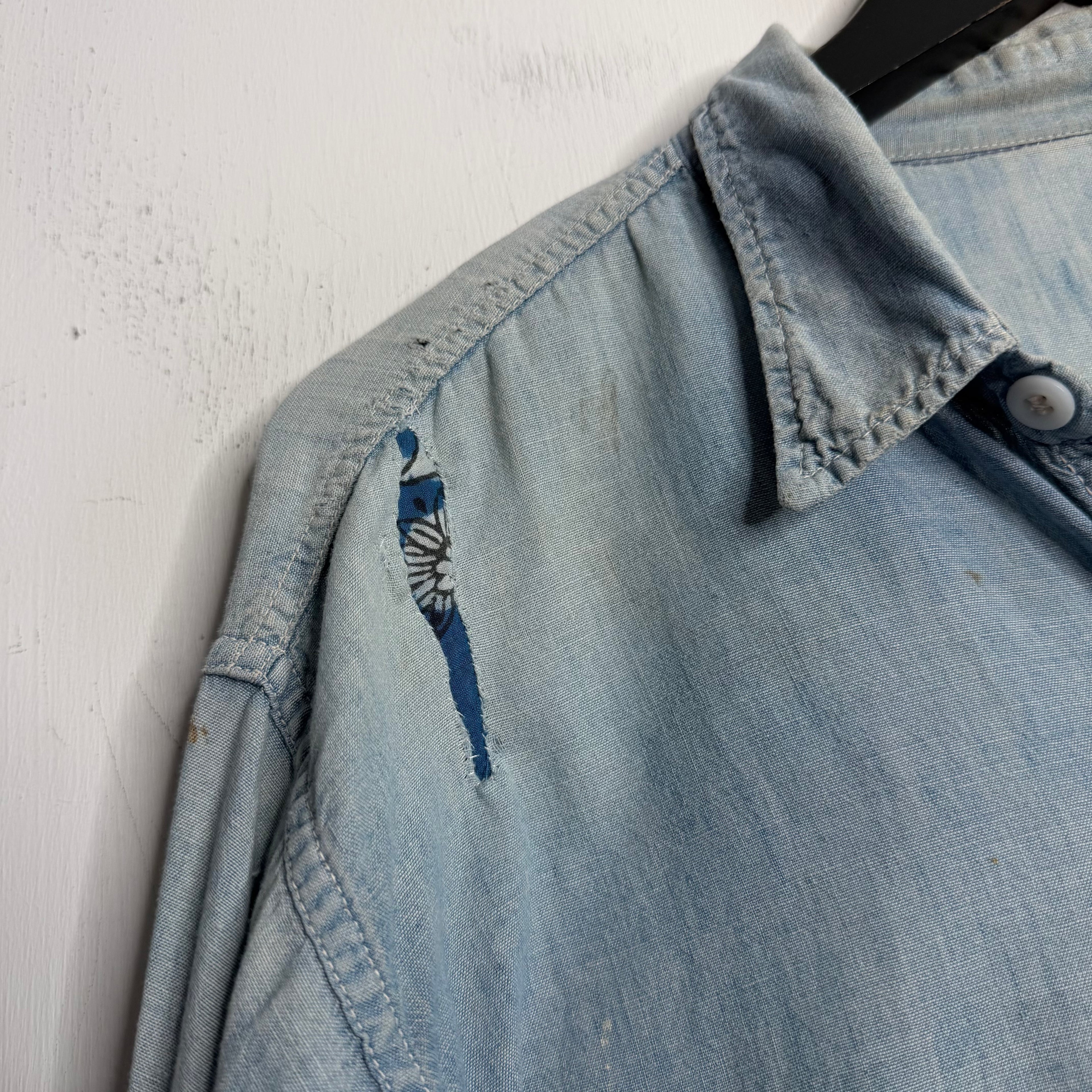 Faded + Repaired Chambray Shirt - 1960s - L